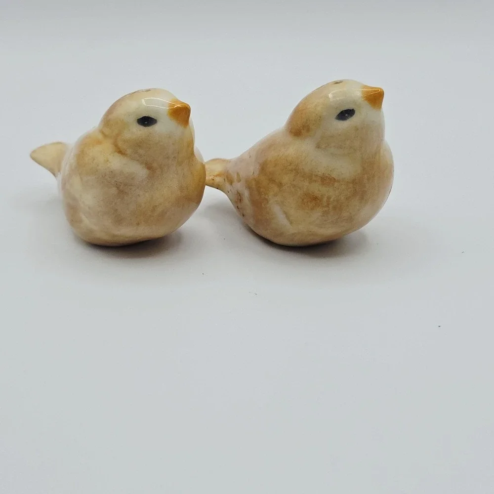 Vtg Beige Bird Salt & Pepper Shakers Ceramic Set Of 2 Small Kitchen‎ Table Decor